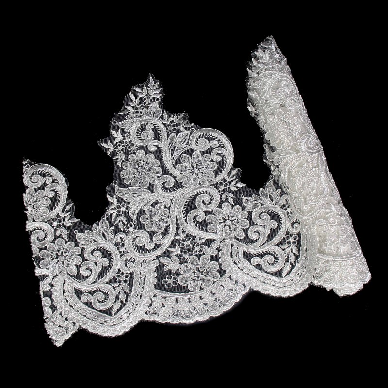 lace trim with ribbon